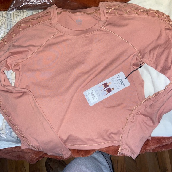 BNWT! High Line Long Sleeve Top in Black by Alo Yoga - Picture 9 of 9